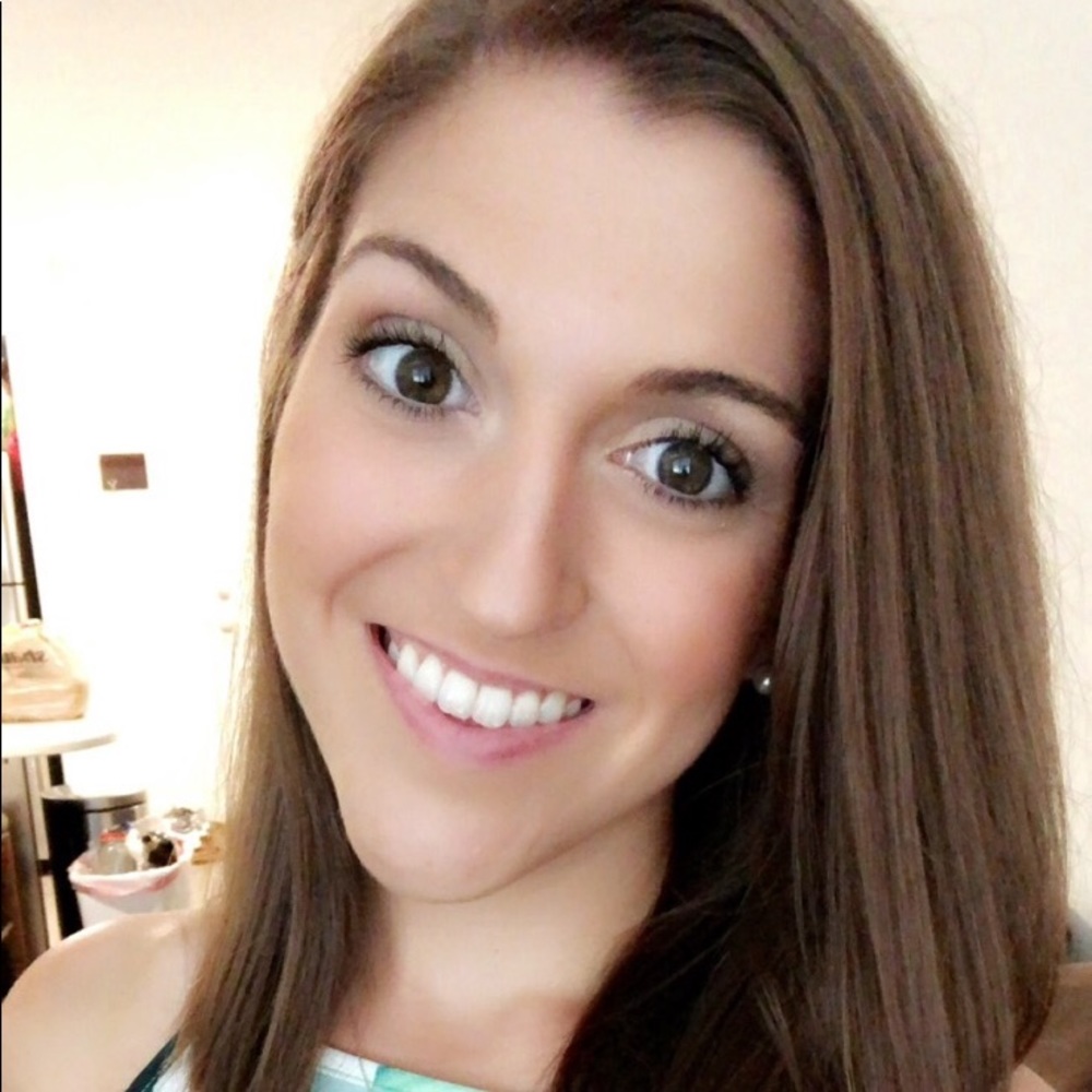 Meet your Posher, Monica